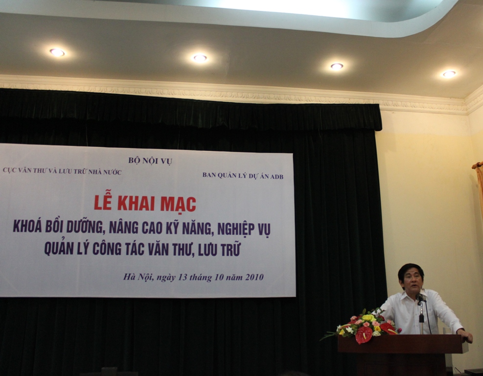Khai mạc Khóa bồi dưỡng, nâng cao kỹ năng, nghiệp vụ quản lý công tác văn thư, lưu trữ